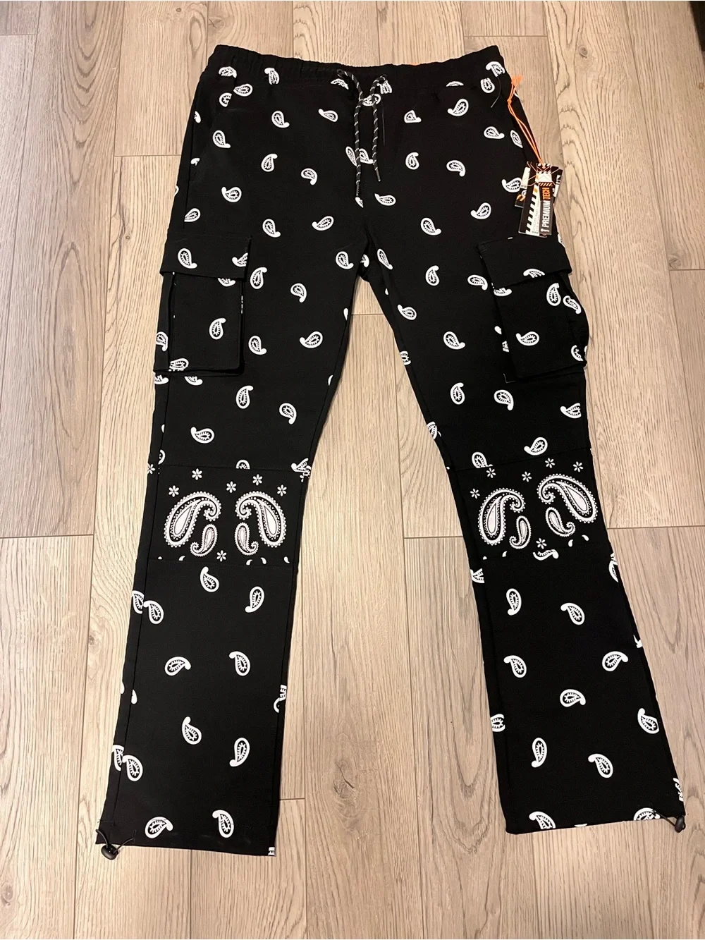 Black Paisley Print Men's Cargo Pants